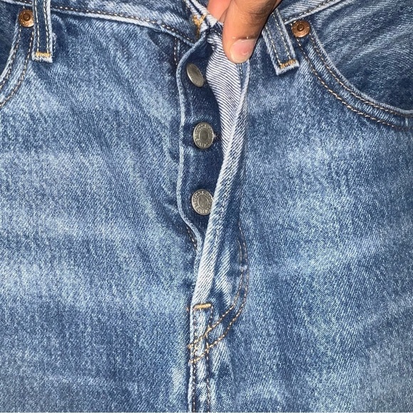 Levi’s 501 Wedgie Fit Medium Wash Skinny Jeans - Picture 3 of 7